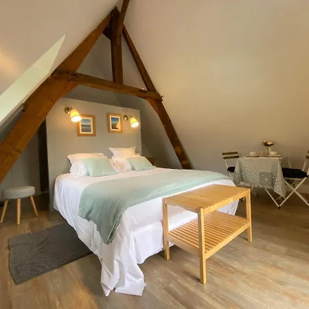 Le Petit Pressoir Bed & Breakfast *